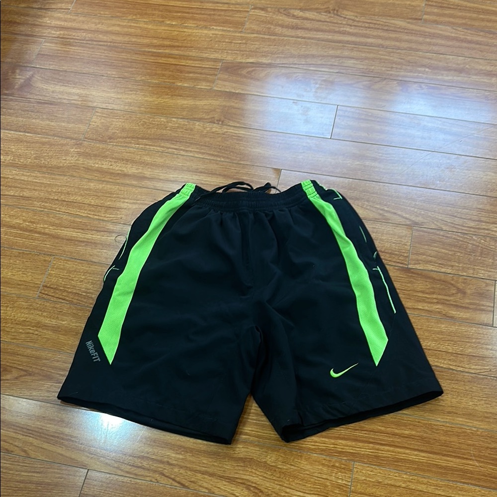 Nike Men's Black and Green Sports Slim fit Short - New without tag